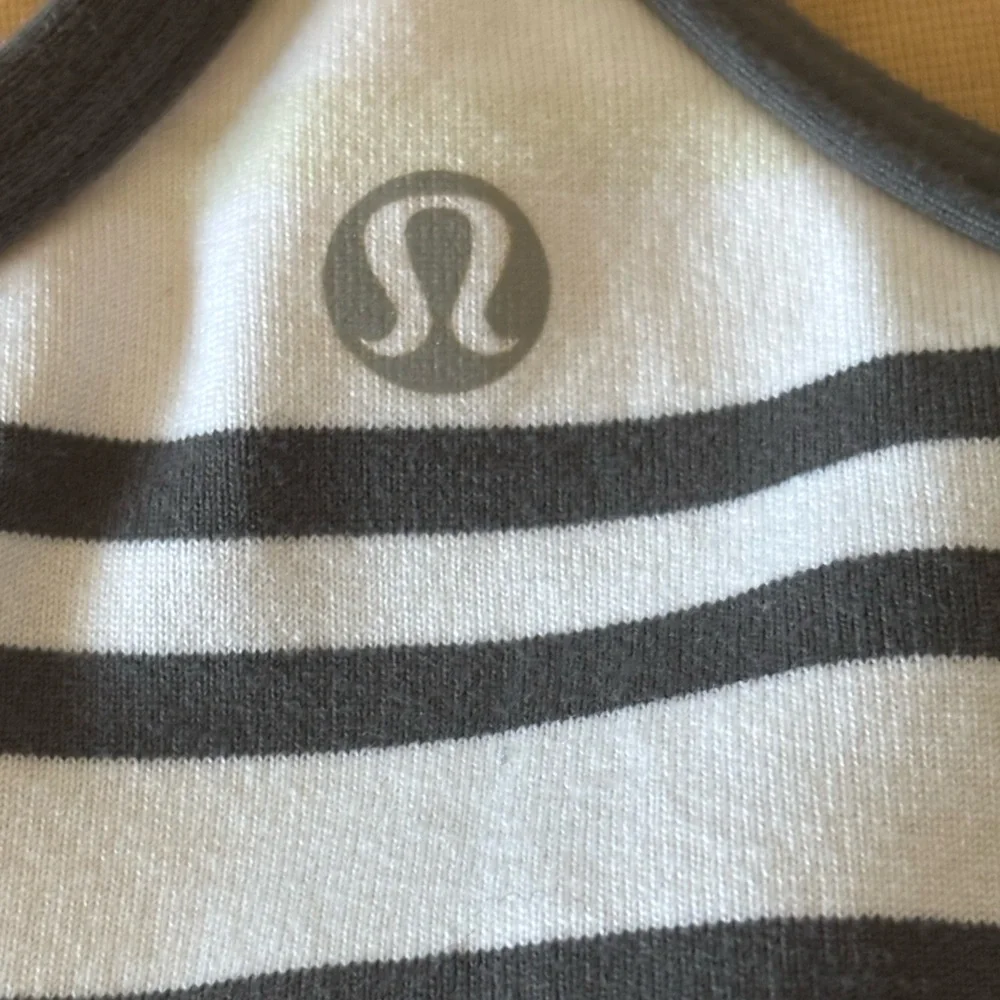 lululemon athletica preowned good